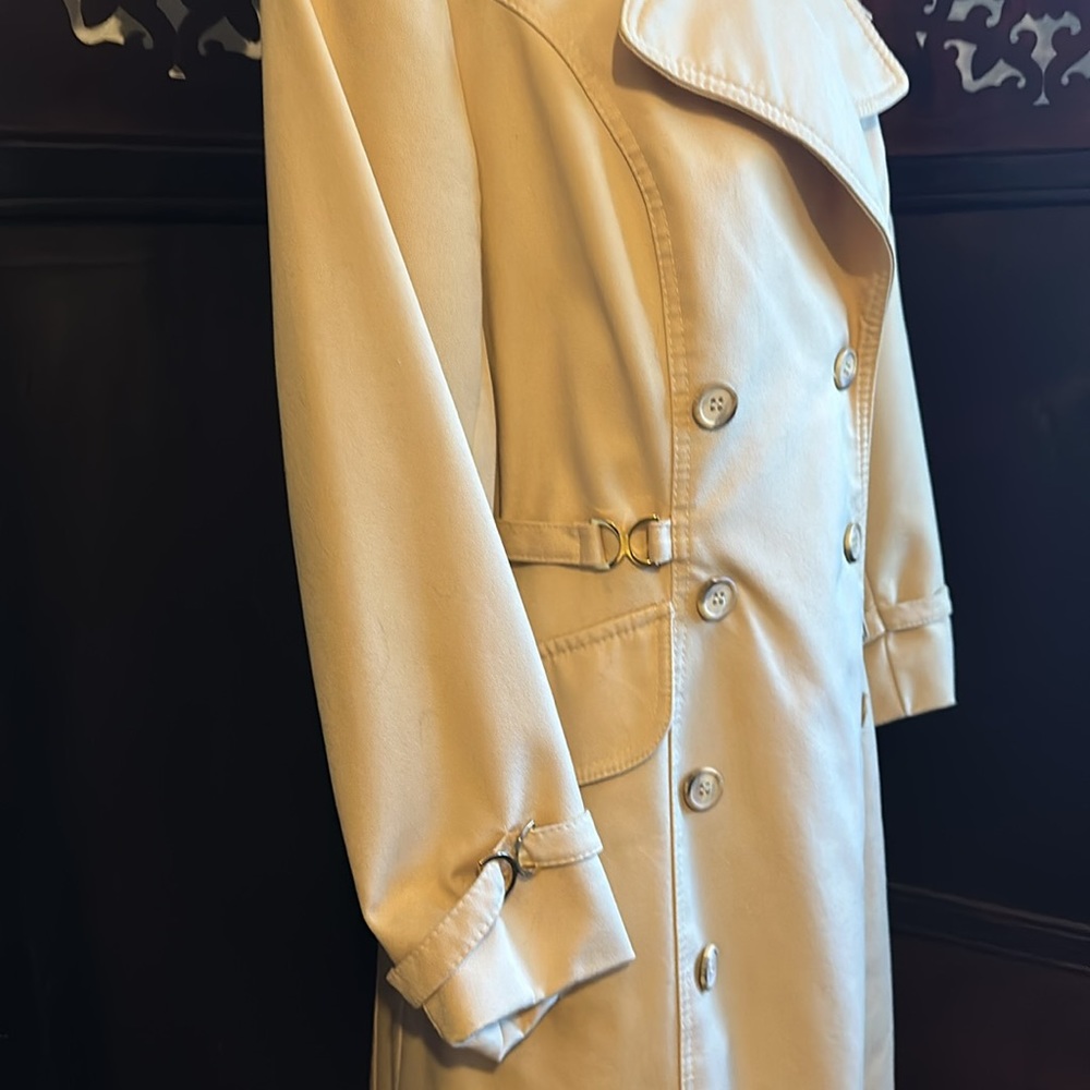 70’s Vintage rain/shine short trench coat. - Picture 3 of 6